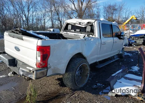 2018 Ford F-250 Lariat из США, поврежденный, VIN 1FT7W2BT9JEC51149